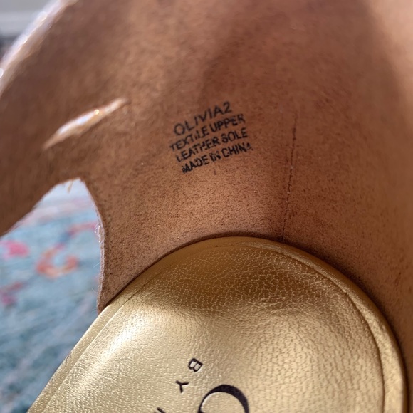 Guess Gold Heels - Picture 5 of 8